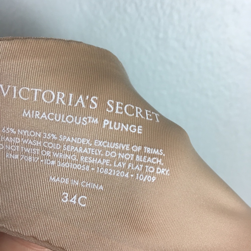 SOLD SOLDVictoria’s Secret Miraculous Plunge - Picture 4 of 5